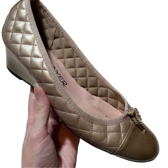 Paul Mayer Attitudes Patent Champagne/Nappa Champagne Ballet Flats 7B. - Picture 1 of 7